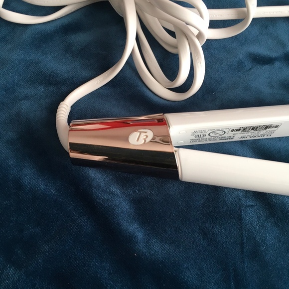 T3 SinglePass 1" Straightening Iron - Picture 2 of 4